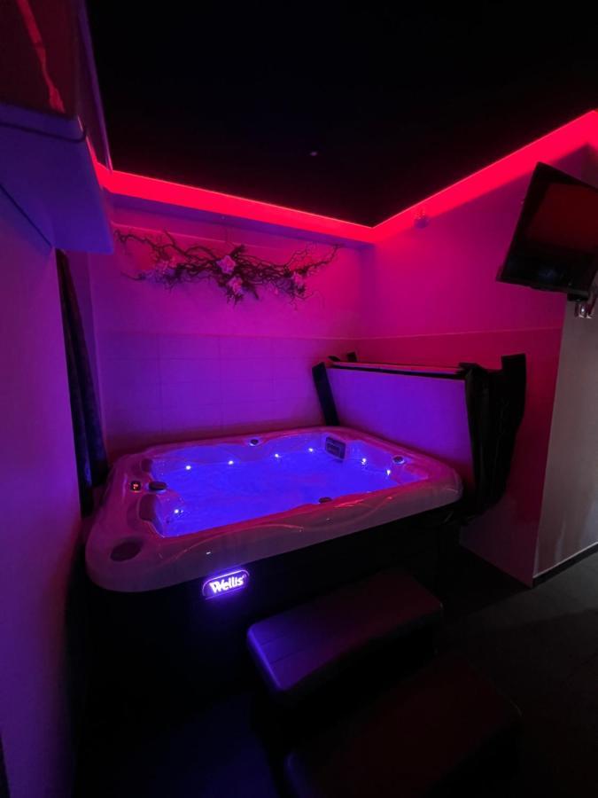 Spa De La Quarterelle Love Room 88 Vosges Remiremont Eksteriør billede