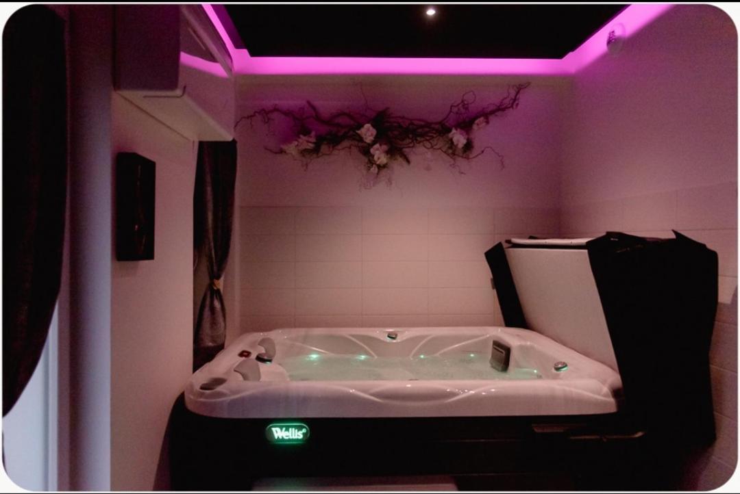 Spa De La Quarterelle Love Room 88 Vosges Remiremont Eksteriør billede